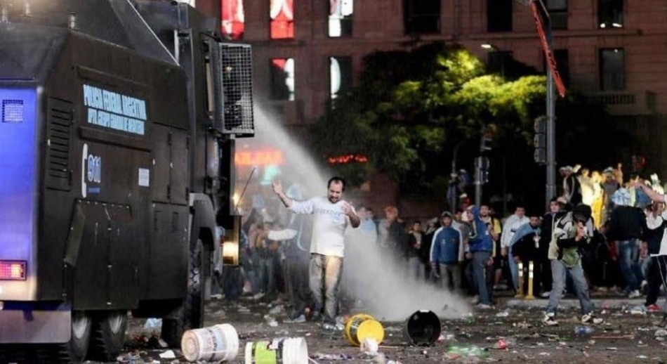 Incidentes en el Obelisco: al menos 14 detenidos y diez policías heridos