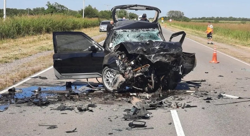 Tragedia en Córdoba: dos personas y un niño murieron en un choque frontal