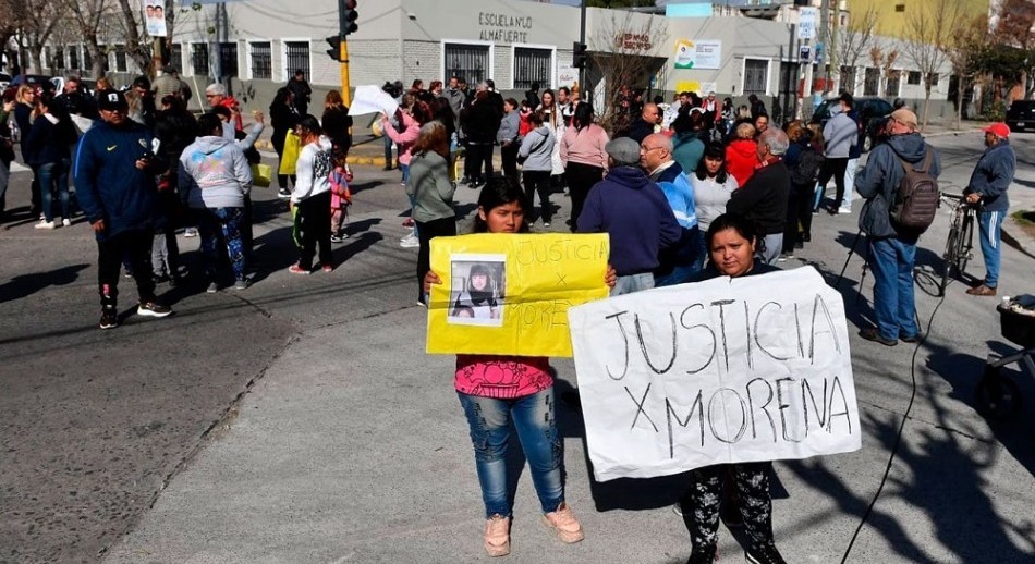 Motochorros mataron a una nena de 11 años en la puerta de una escuela en Lanús