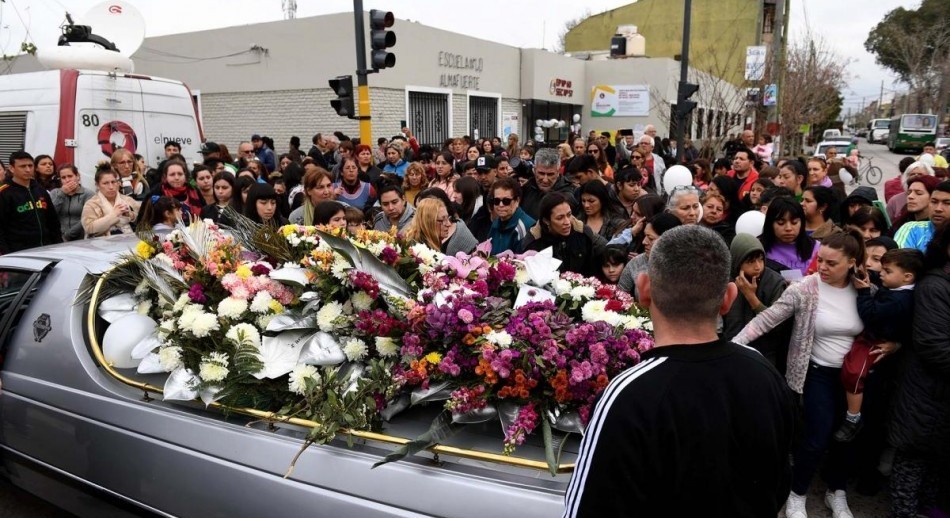 Despidieron los restos de Morena entre aplausos y pedidos de justicia