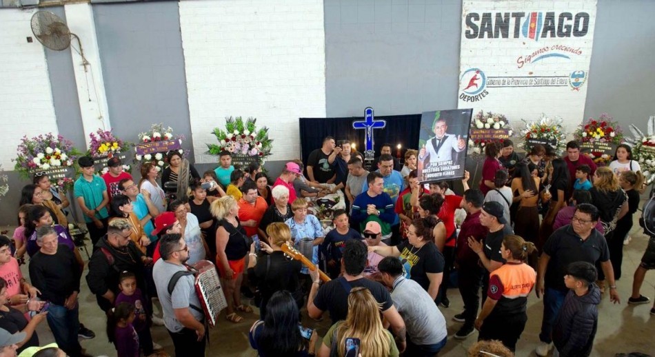 Multitudinario último adiós al músico 