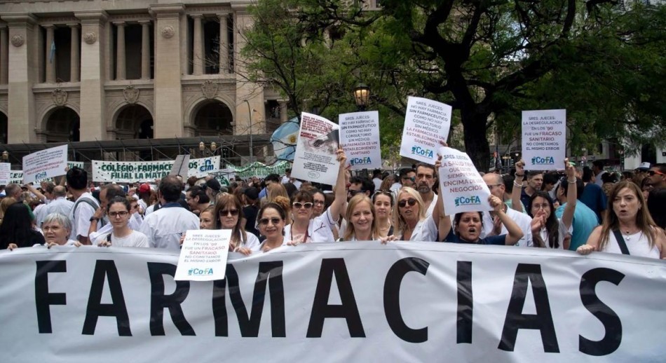 Las farmacias presentaron un amparo contra la venta de medicamentos en kioscos