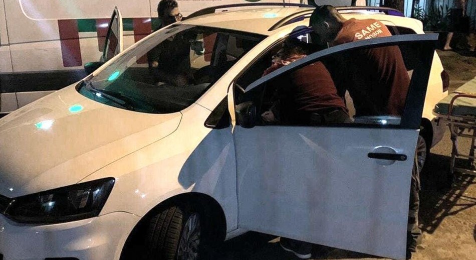 Se le trabó el cinturón de seguridad y la mataron de un tiro en la cabeza