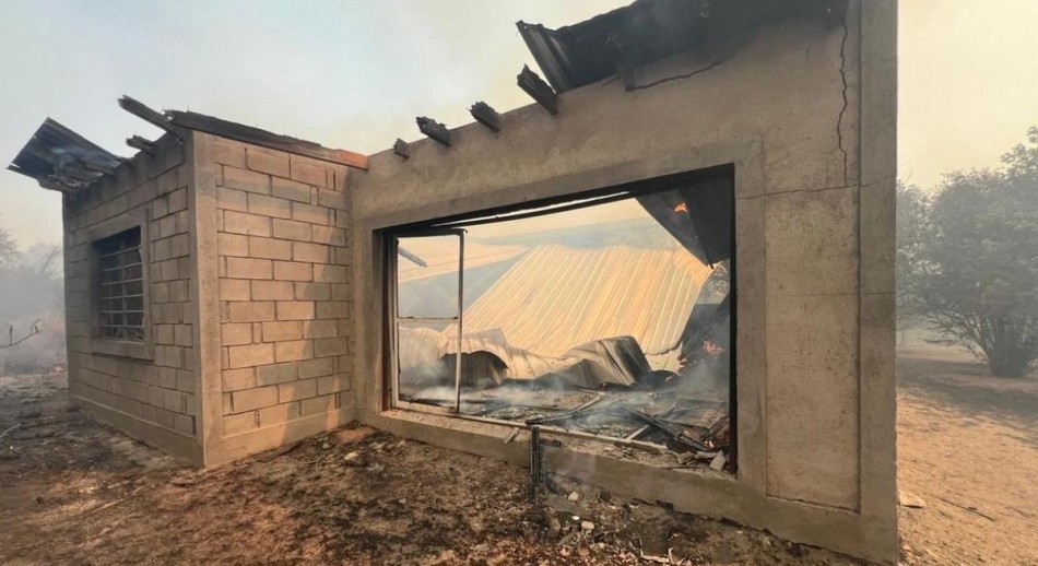 Más de 50 evacuados, casas devastadas por el fuego y un detenido en Punilla