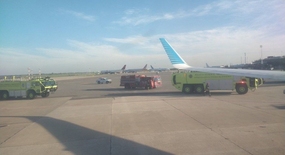 Cierran Aeroparque por un avión que se declaró en emergencia: vuelos demorados y desvíos a Ezeiza