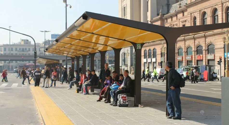 El Gobierno dictó la conciliación obligatoria y habrá colectivos este viernes