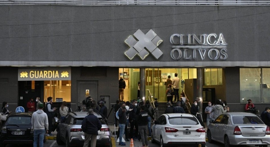 Allanaron la clínica donde habían operado a Maradona