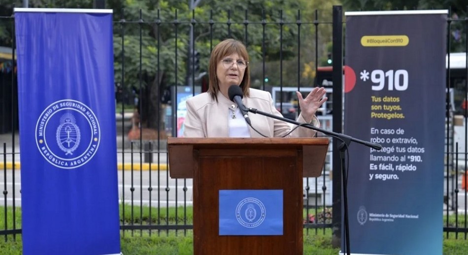 Patricia Bullrich presentó la Línea *910 para bloquear celulares robados en todo el país