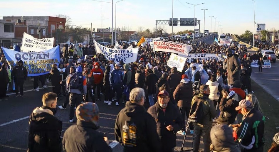 Puente La Noria: trabajadores de La Salada realizaron un corte total