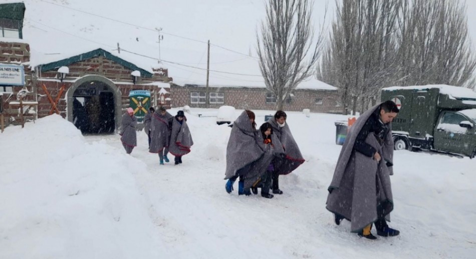 Evacuaron a cientos de personas en la alta montaña en Mendoza